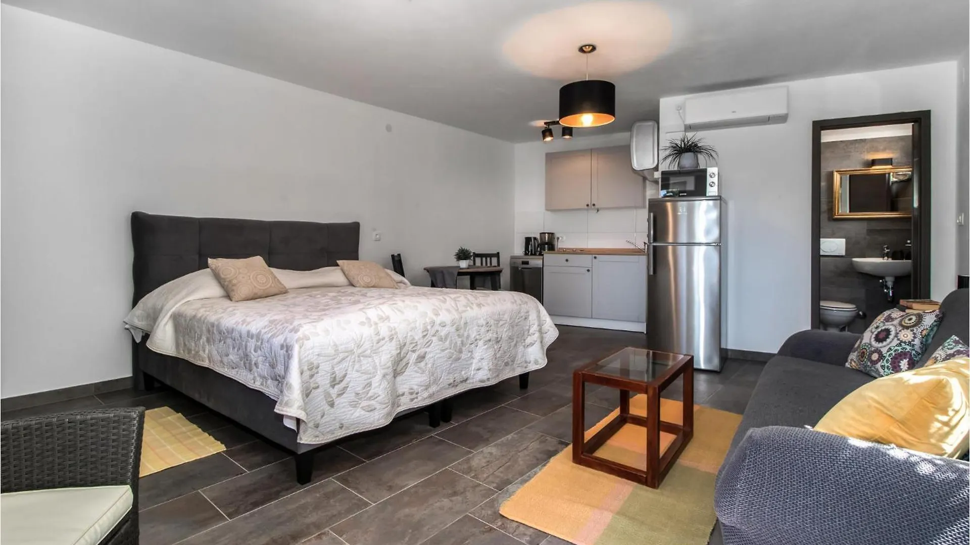 Amazing Apartment In Jadranovo With Wifi