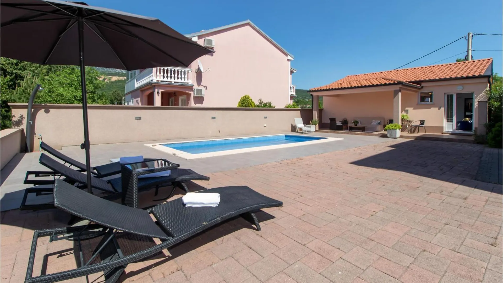 Amazing Apartment In Jadranovo With Wifi